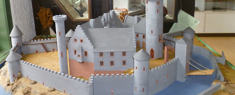 Am&ouml;neburg_Modell-mittelalterlicheBurgAm&ouml;neburg-1646zerst&ouml;rt_BildPlakat 051_KQ.jpg