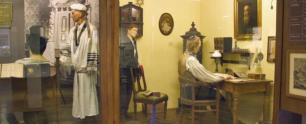 Hofgeismar_Stadtmuseum_Judaica_KQ.jpg