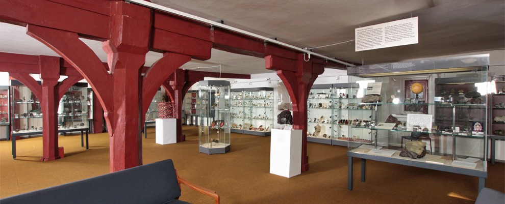 Marburg_Mineralogisches Museum_&Uuml;bersicht_1.Saal_KQ.jpg