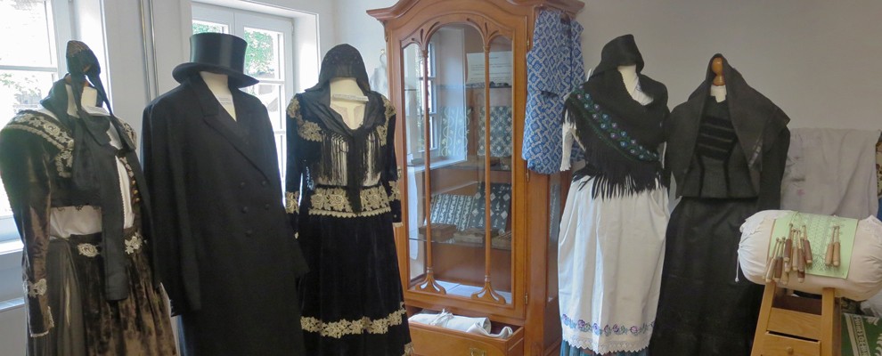 Gem&uuml;nden-Wohra_Raum Trachten-Textil_QF.jpg