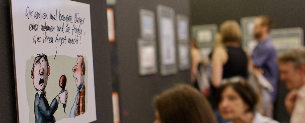 Blick in die Ausstellung_(c) Caricatura Galerie_KA.jpg
